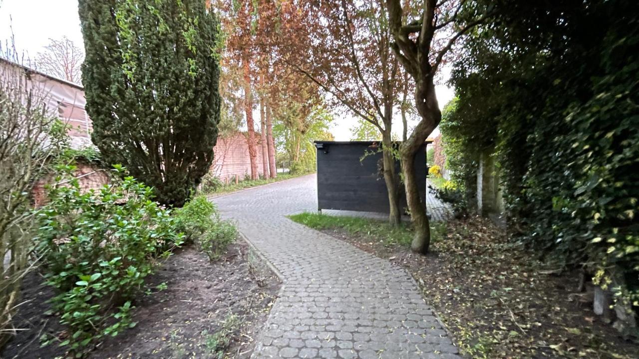 Schoenes City-Apartment Mit 2 Schlafzimmer, Parkplatz, Ruhig Und Hell, D46-Dg Oldenburg Dış mekan fotoğraf