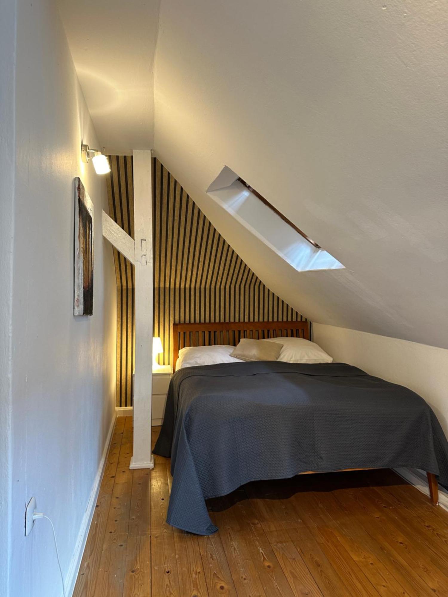 Schoenes City-Apartment Mit 2 Schlafzimmer, Parkplatz, Ruhig Und Hell, D46-Dg Oldenburg Dış mekan fotoğraf