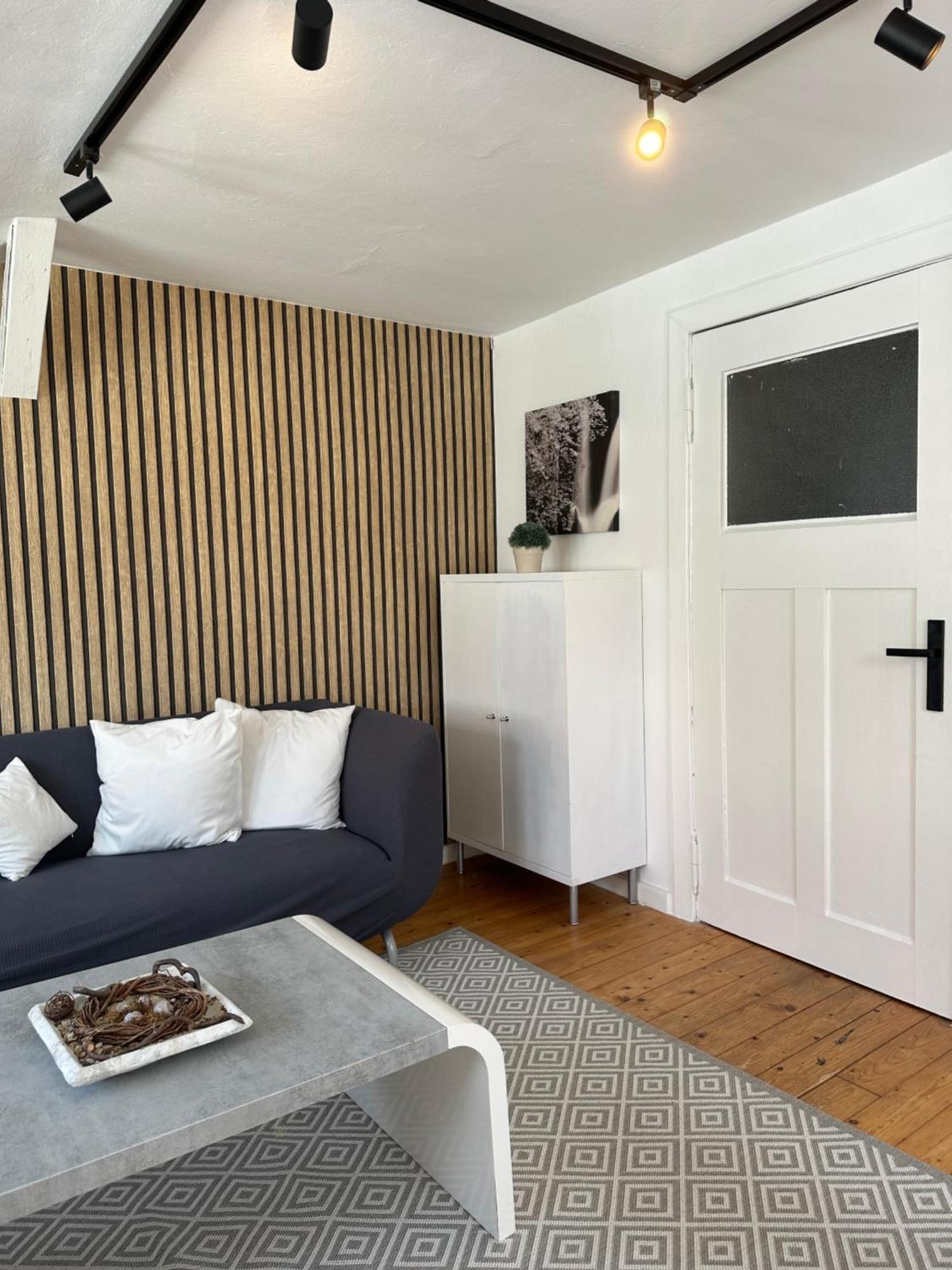 Schoenes City-Apartment Mit 2 Schlafzimmer, Parkplatz, Ruhig Und Hell, D46-Dg Oldenburg Dış mekan fotoğraf